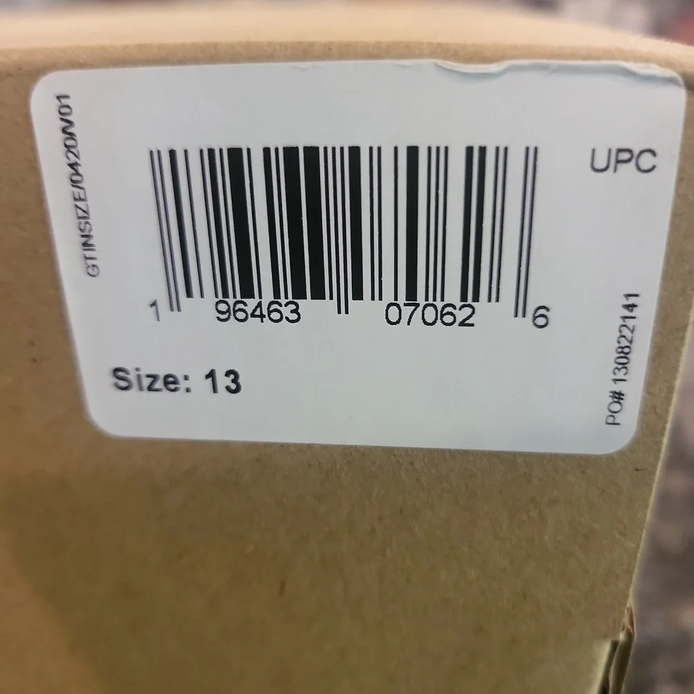 Yeezy Foam RNR - Picture 9 of 9